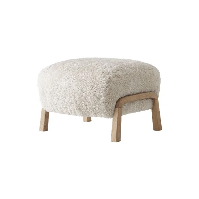 &Tradition Wulff ATD3 Pouf Schaffell Moonlight/ Eiche