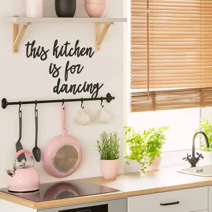 3D Schriftzug – Küche – This kitchen is for dancing – MDF Holz