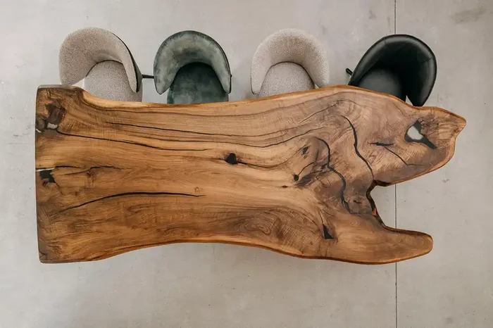 Baumscheibe Tischplatte aus Nussbaum 300 x 125 x 4 cm