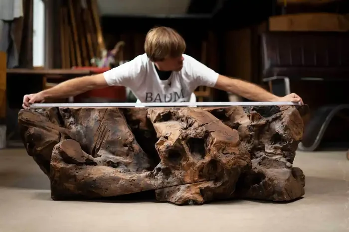 Couchtisch Baumscheibe aus Nussbaum 140x100x42 cm