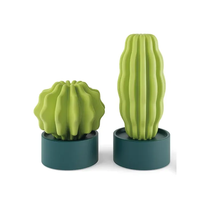 Dekoratives Objekt CACTUS LONG & CACTUS LARGE Zweier-Set von Alessandra Baldereschi für Serralunga – Dunkelgrün