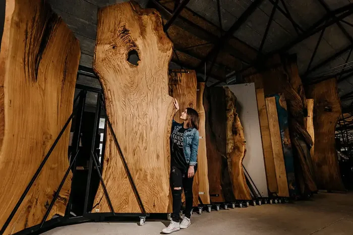 Epoxy Baumscheibe XL aus Eiche 352 x 137 x 5,5 cm