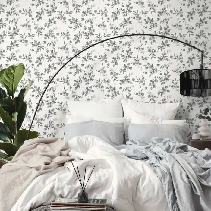 Florale Aquarell-Tapete Weiß Grau – Vliestapete mit Blättern – Helle Mustertapete modern