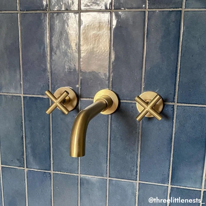 Forma | Wandmontage Waschbeckenmischer aus Messing mit 360° Drehbarkeit