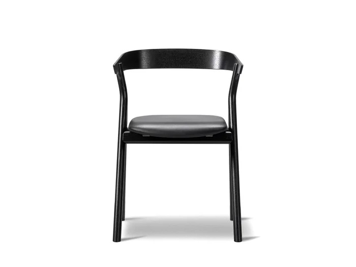 Fredericia YKSI Stuhl Entworfen von Thau & Kallio