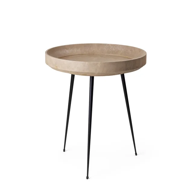 Mater Bowl Table Zwischen Kaffeelichtern
