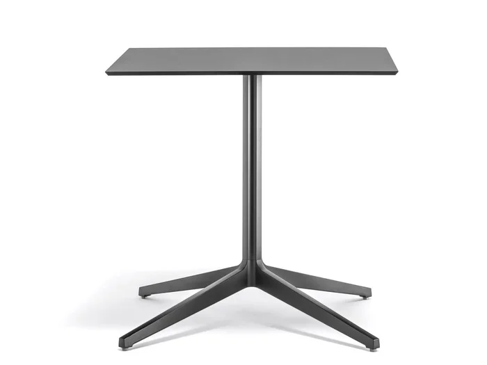 Pedrali Ypsilon Tisch Entworfen von Jorge Pensi Design Studio