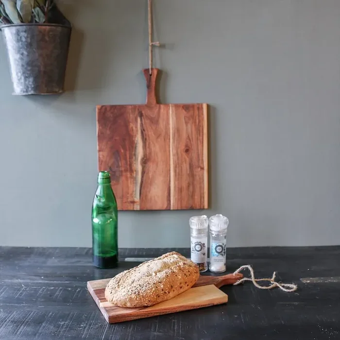 Schneidebrett aus beständigem Akazienholz Geölt
