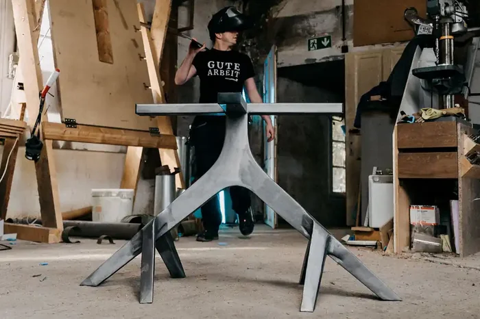 Tischuntergestell modern Mittelfuß Tylon auf Maß