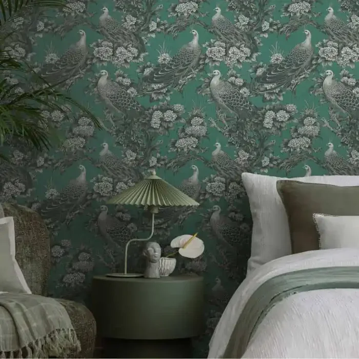Vogel-Tapete Grün Schwarz – Vliestapete mit exotischen Pfauen und floralen Mustern
