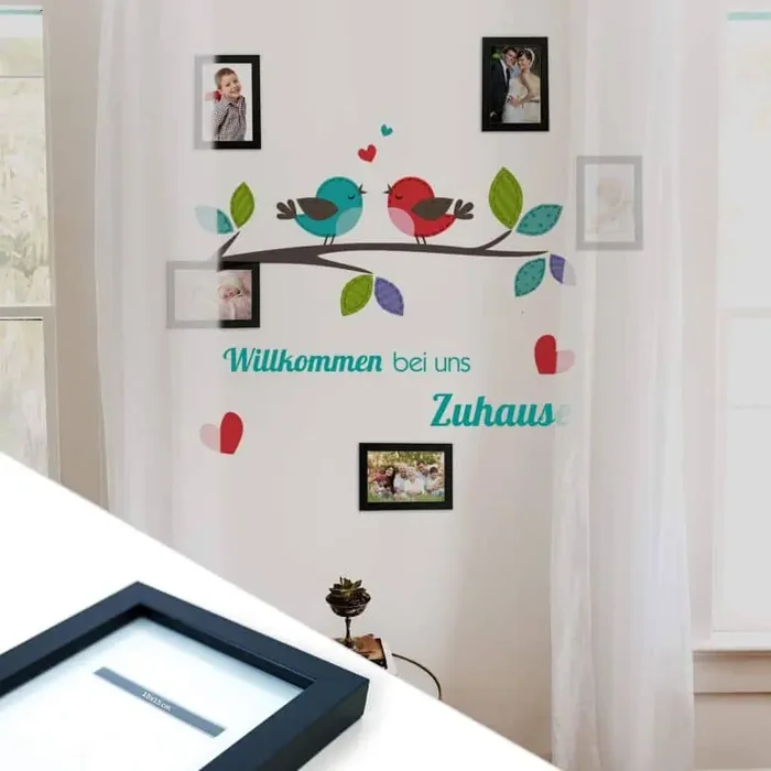 Wandtattoo Willkommen bei uns Zuhause (bunt) inkl. 5 Bilderrahmen